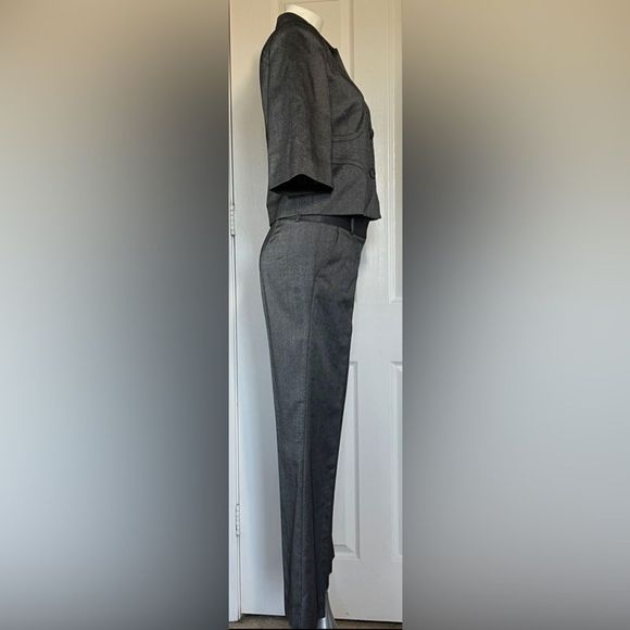 Trina Turk Silk and Wool Blazer and pants suit size 4 - Picture 2 of 11